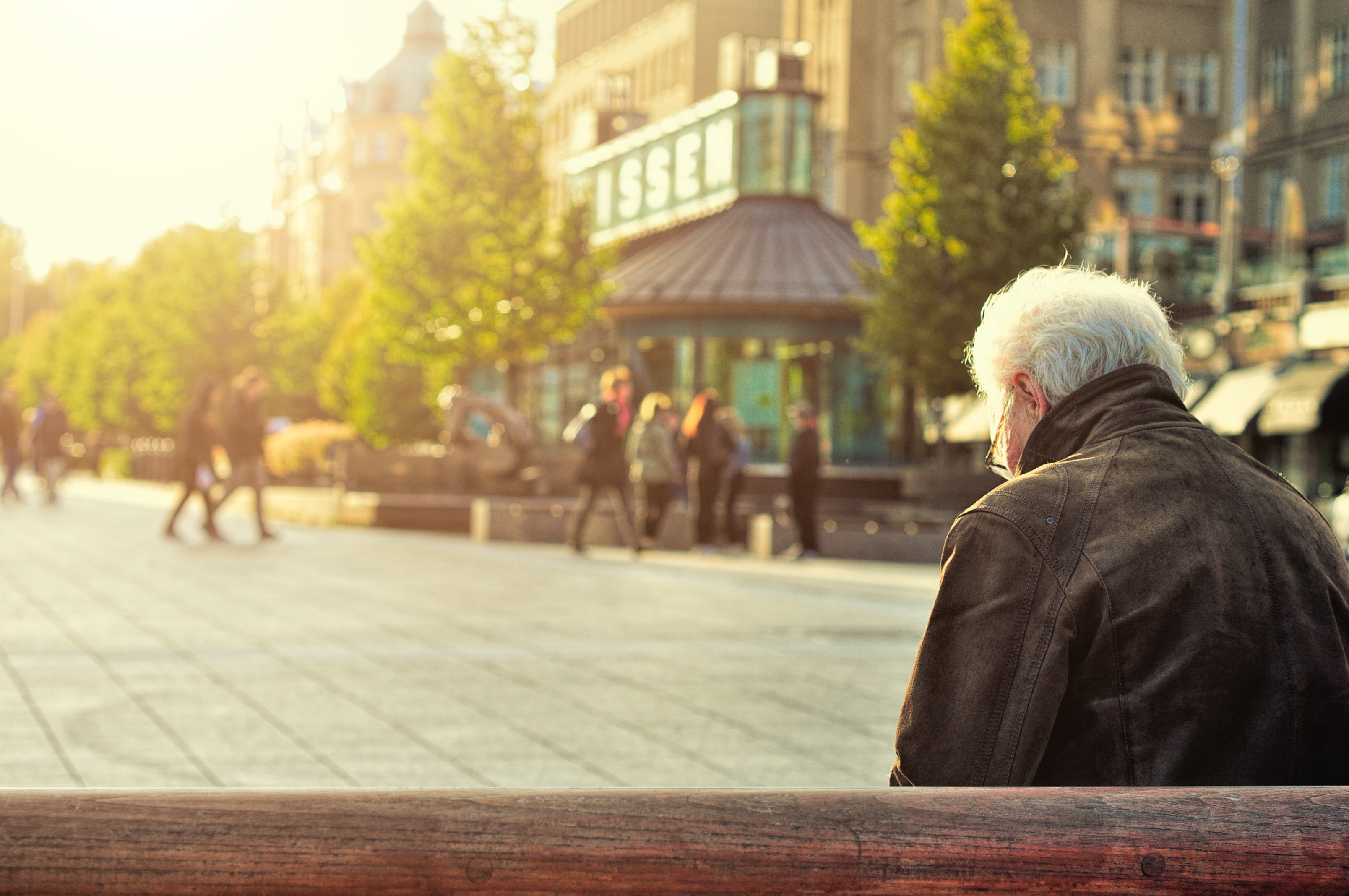 elderly man on bench, lonely, dementia